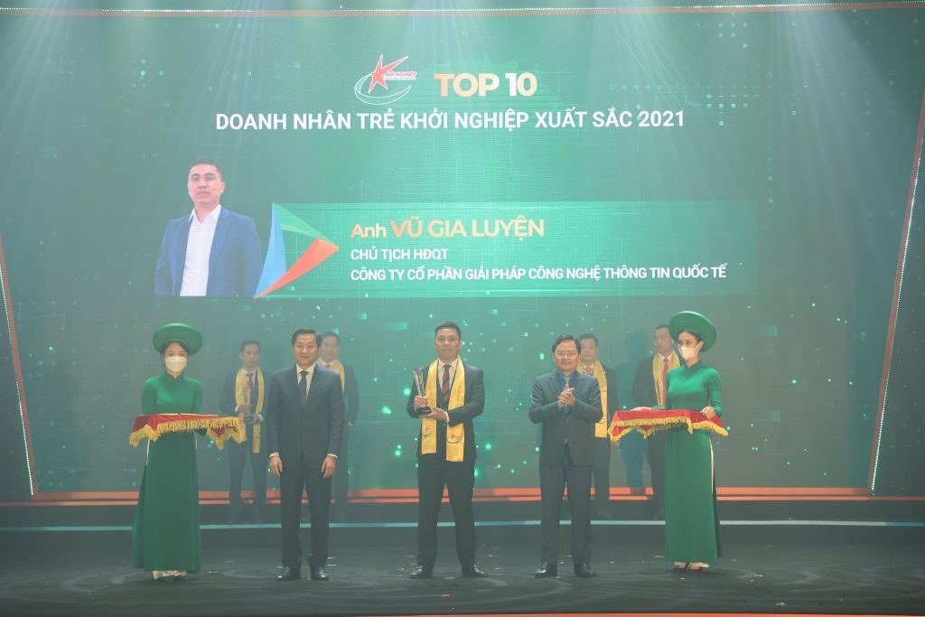 Tổng giám đốc Vũ Gia Luyện - Doanh nhân trẻ khởi nghiệp xuất sắc 2021 1 Z2425387864473 A23d950a13ebc25ba4ddfdedb0471e2ch