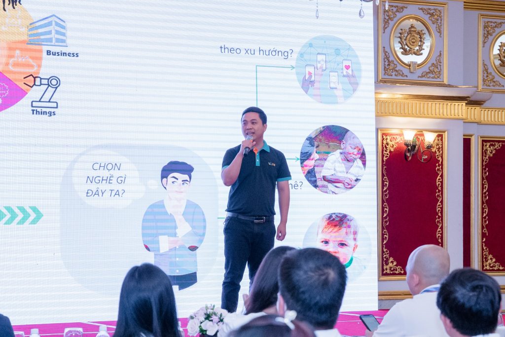 ITS tham gia Chương trình hướng nghiệp 2021 tại ĐH Quốc gia Hà Nội 4 288121079 184052137307326 312181321173664120 N