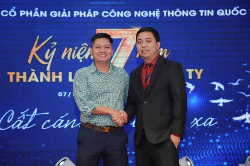 309551485 10209704557728137 2320435653414551705 N