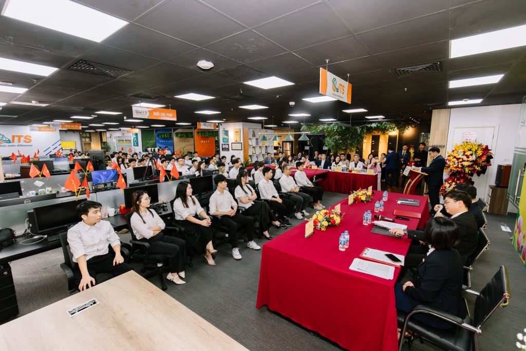 ITS giới thiệu ứng viên ứng cử Hội đồng nhân dân TP Hà Nội 2026-2031 5 NXL 6835