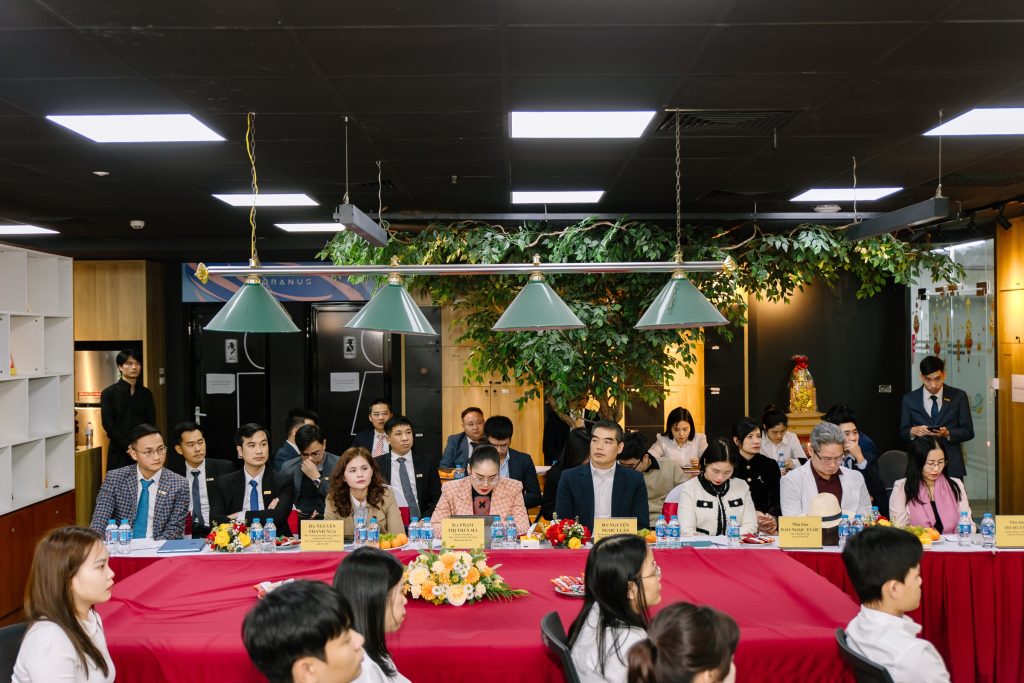 ITS giới thiệu ứng viên ứng cử Hội đồng nhân dân TP Hà Nội 2026-2031 2 NXL 6862